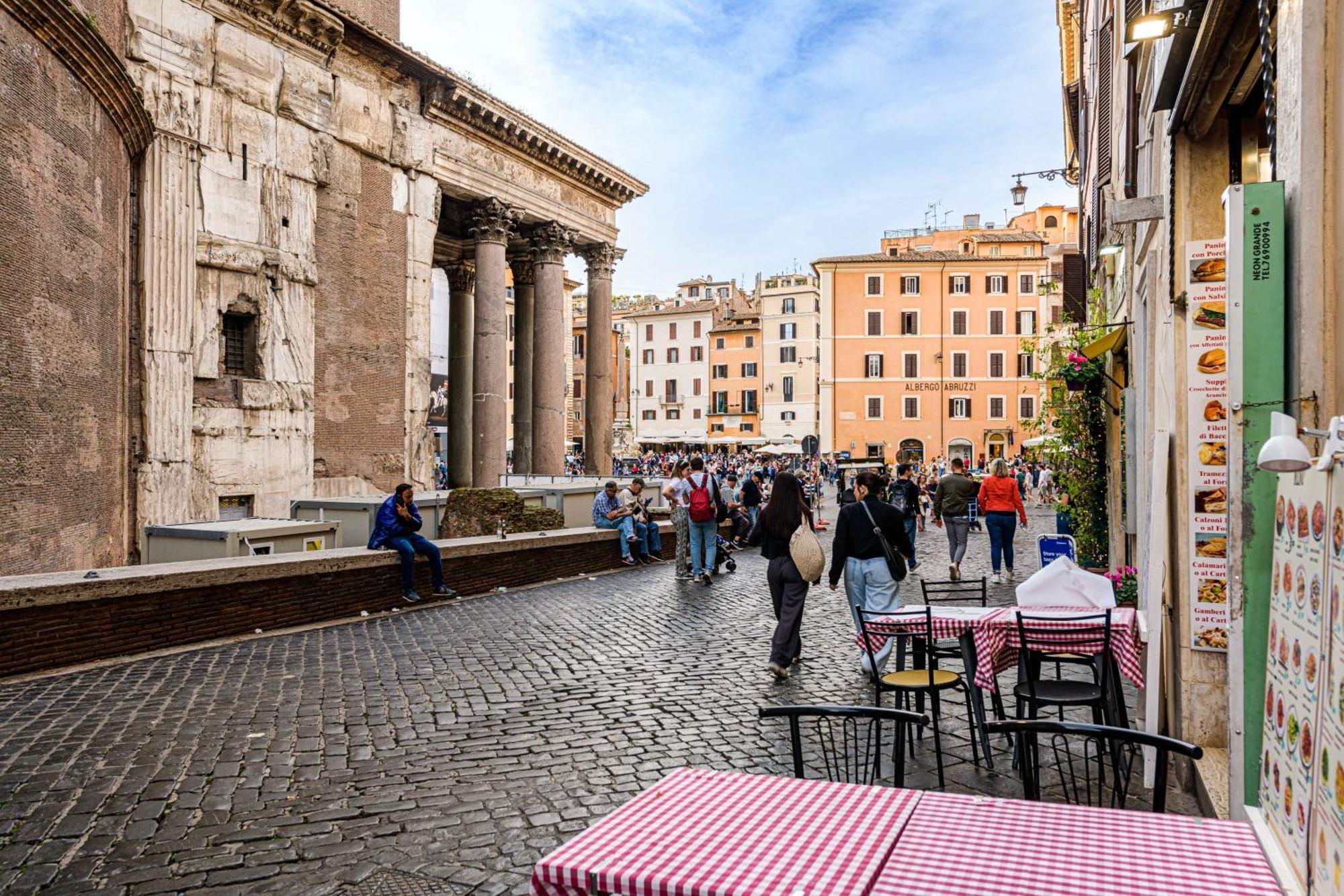 Deluxe Apartments Pantheon Rome Exterior photo